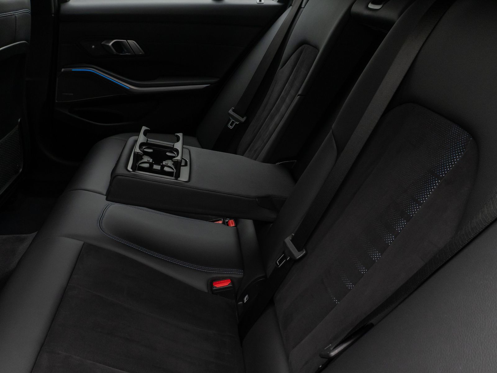 Fahrzeugabbildung BMW 330e M Sport Kamera DAB H/K Stop&Go LED 19Zoll