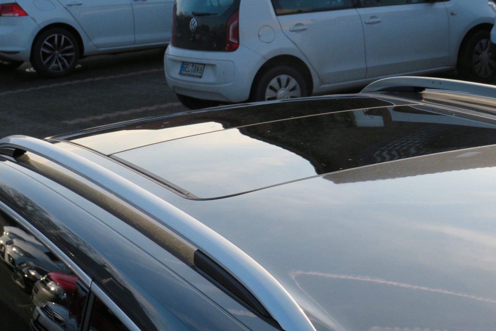 Fahrzeugabbildung Volkswagen Sharan Highline TDI DSG 7-S XENON ACC AHK "VOLL"