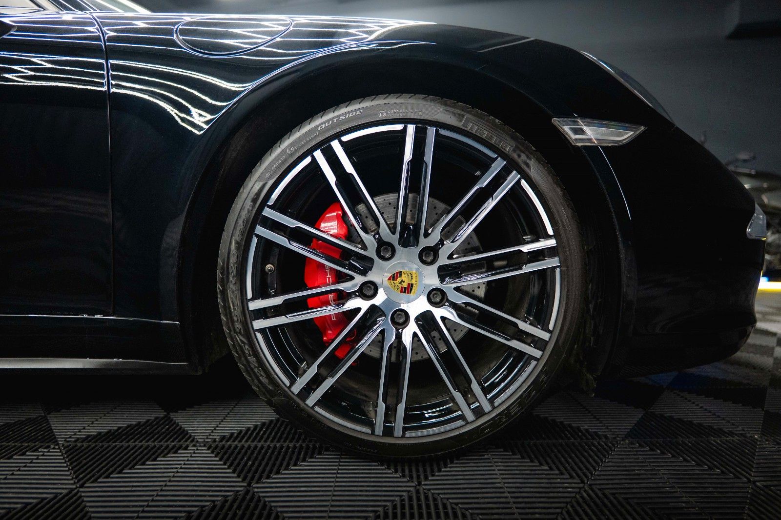 Fahrzeugabbildung Porsche 911 Carrera 4 S Cabriolet Sport Chrono Garantie