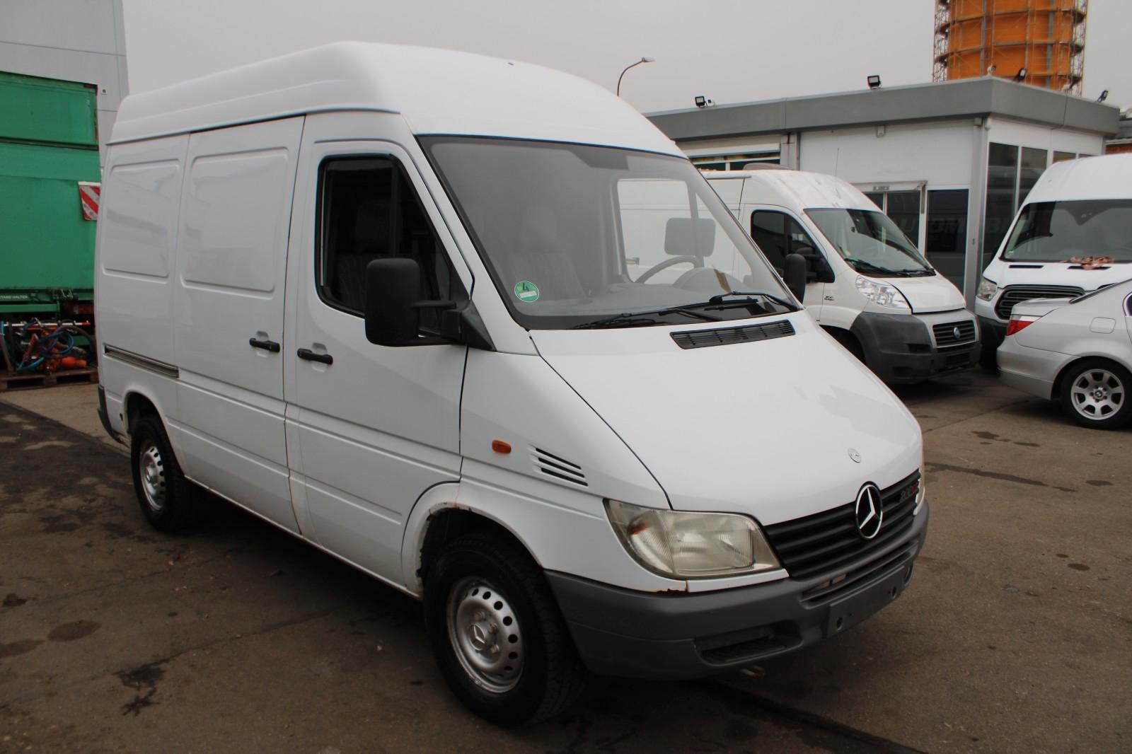 Mercedes-Benz Sprinter 208 CDI DPF*L1-H2*KURZ+HOCH*LKW-KASTEN*