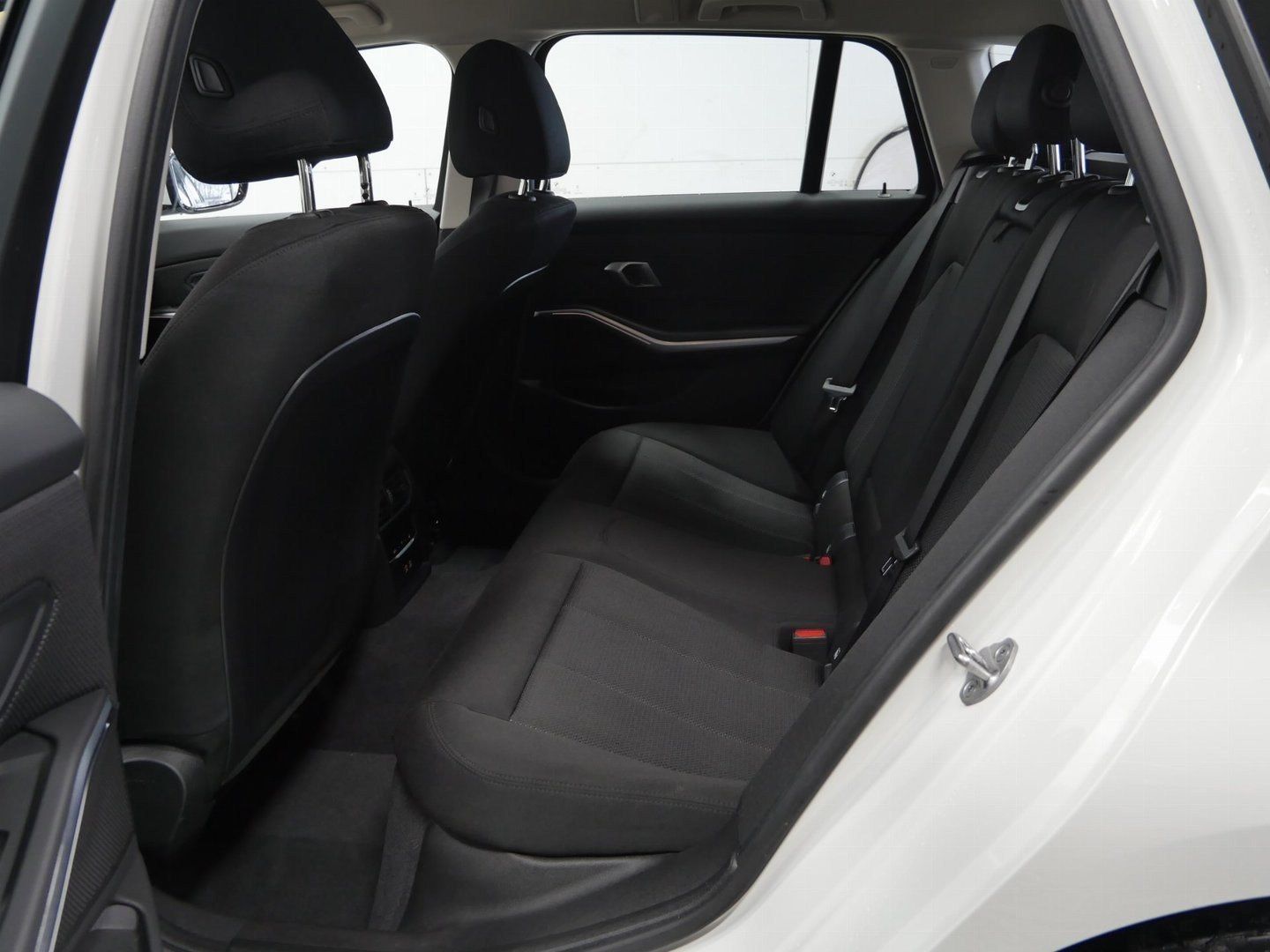 Fahrzeugabbildung BMW 318i Anhaengerkuppling, Park Assistant, Sport-Le