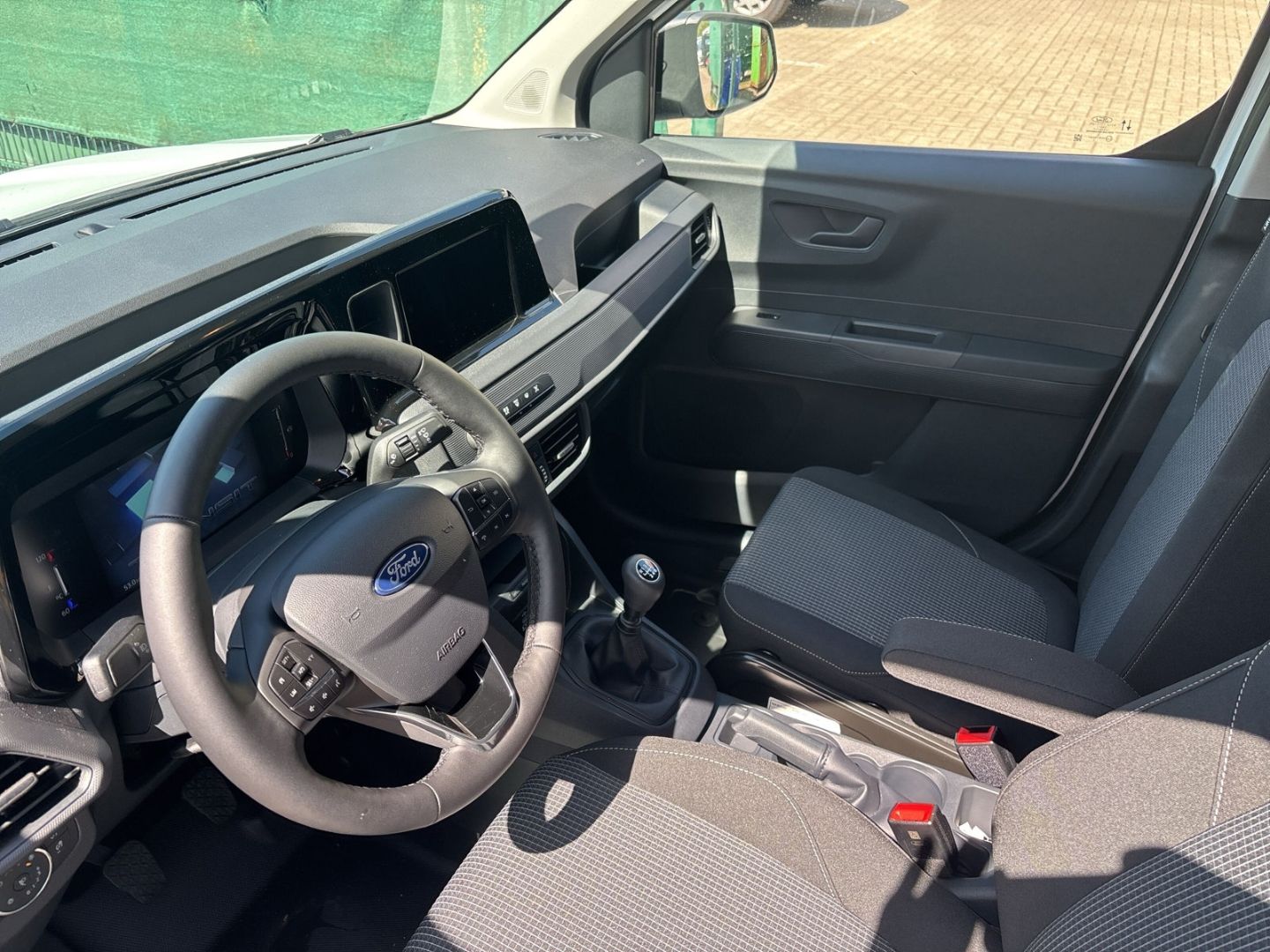 Ford Transit Courier - Bild 11