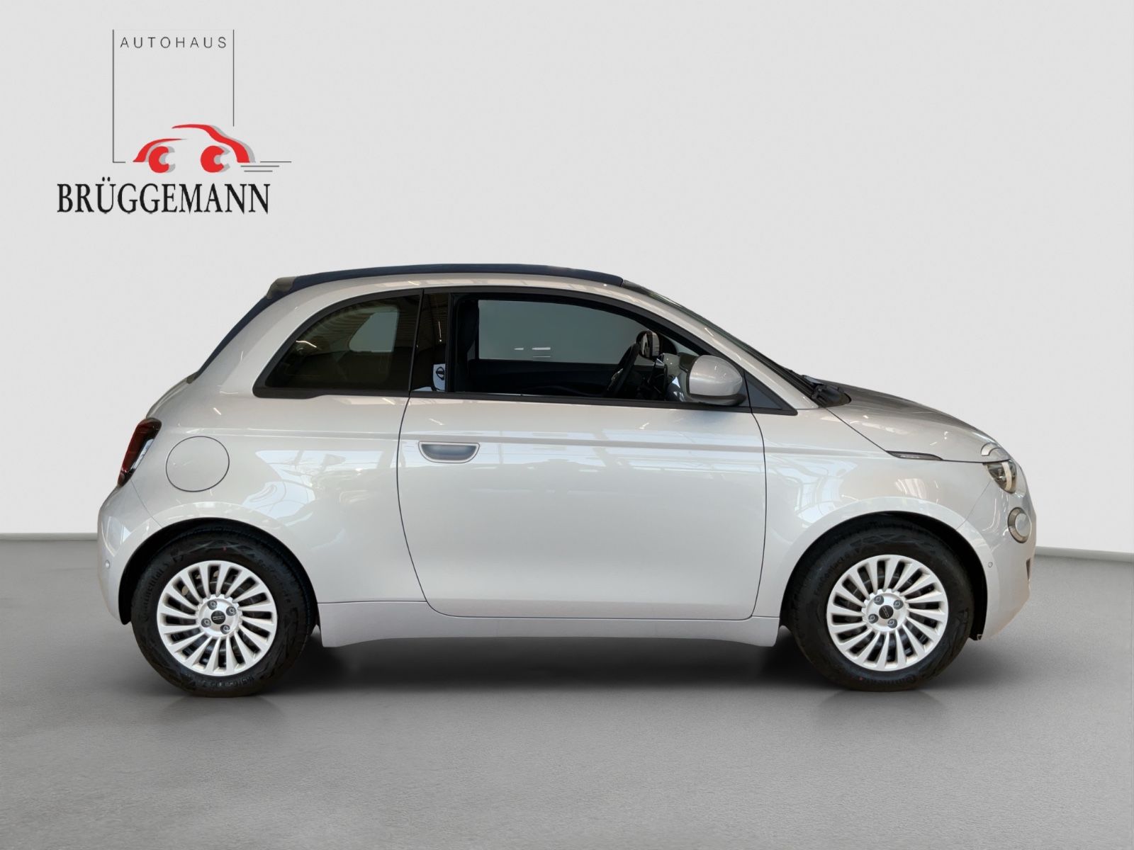 Fahrzeugabbildung Fiat 500e Cabrio Blue Edition