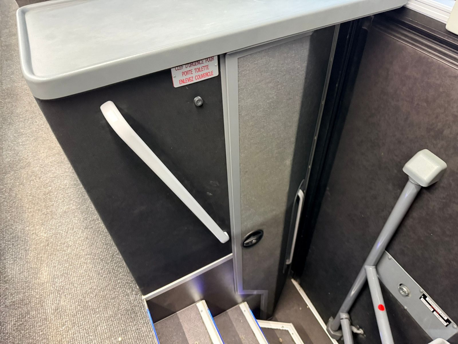 VANHOOL  2017 - Image 25 of 35