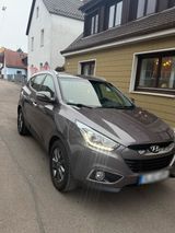 Hyundai HYUNDAI IX35 2.0 CRDI 4WD Allrad Scheckhef... - Hyundai ix35 aus 2014 mit Diesel-Antrieb: Geländewagen