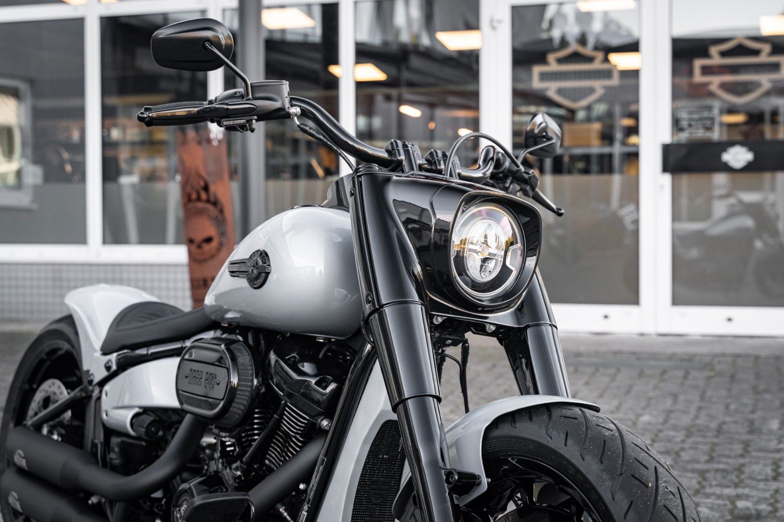 Fahrzeugabbildung Harley-Davidson SILVER DARK FAT BOY FLFBS 114 MY24 - JEKILL&HYDE