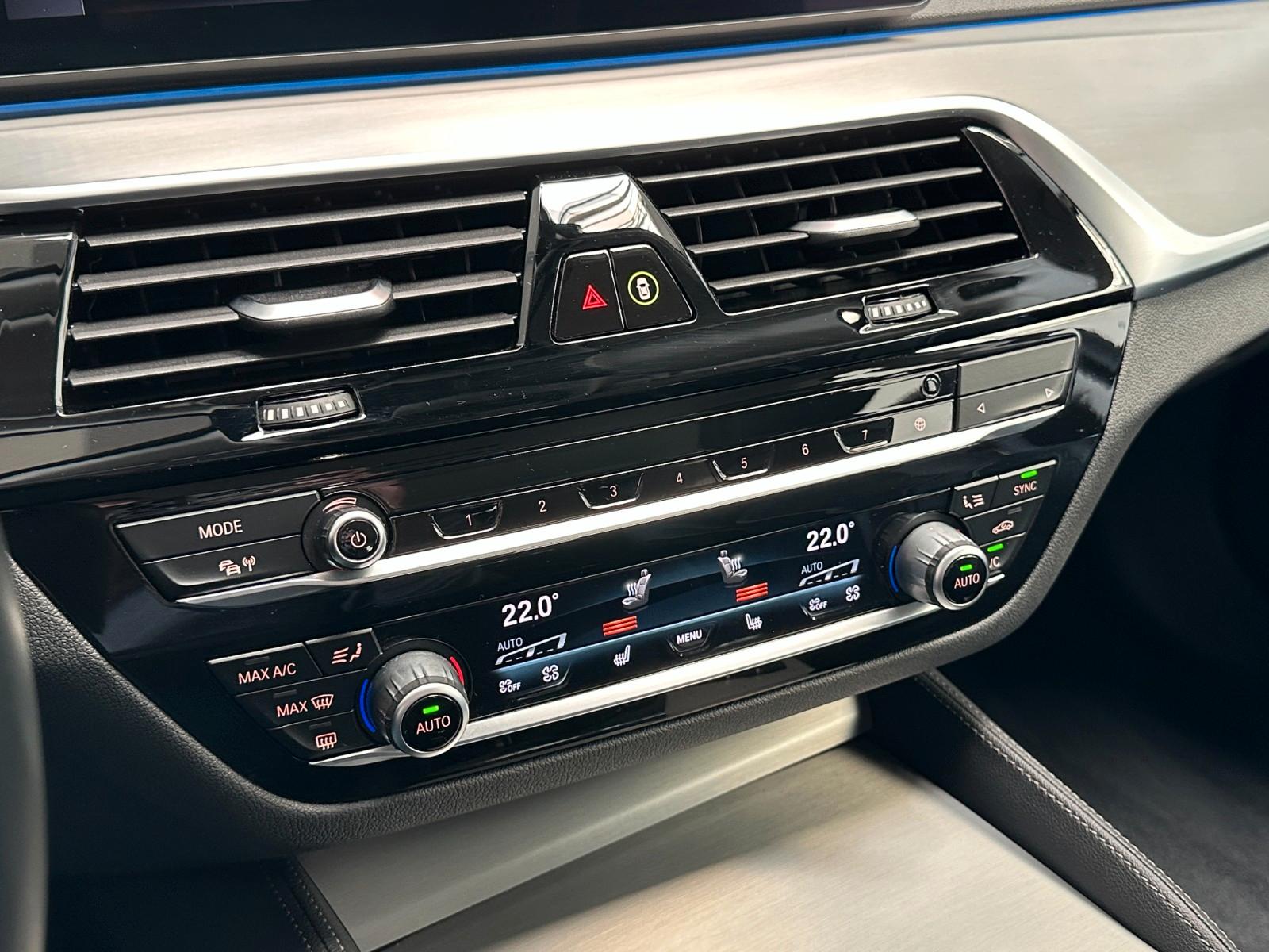 BMW 530e Touring Aut Luxury Line Navi*Leder*LED*1.Hd