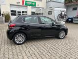 Peugeot 208 1.2 Allure PureTech 110 - schwarze Peugeot 208