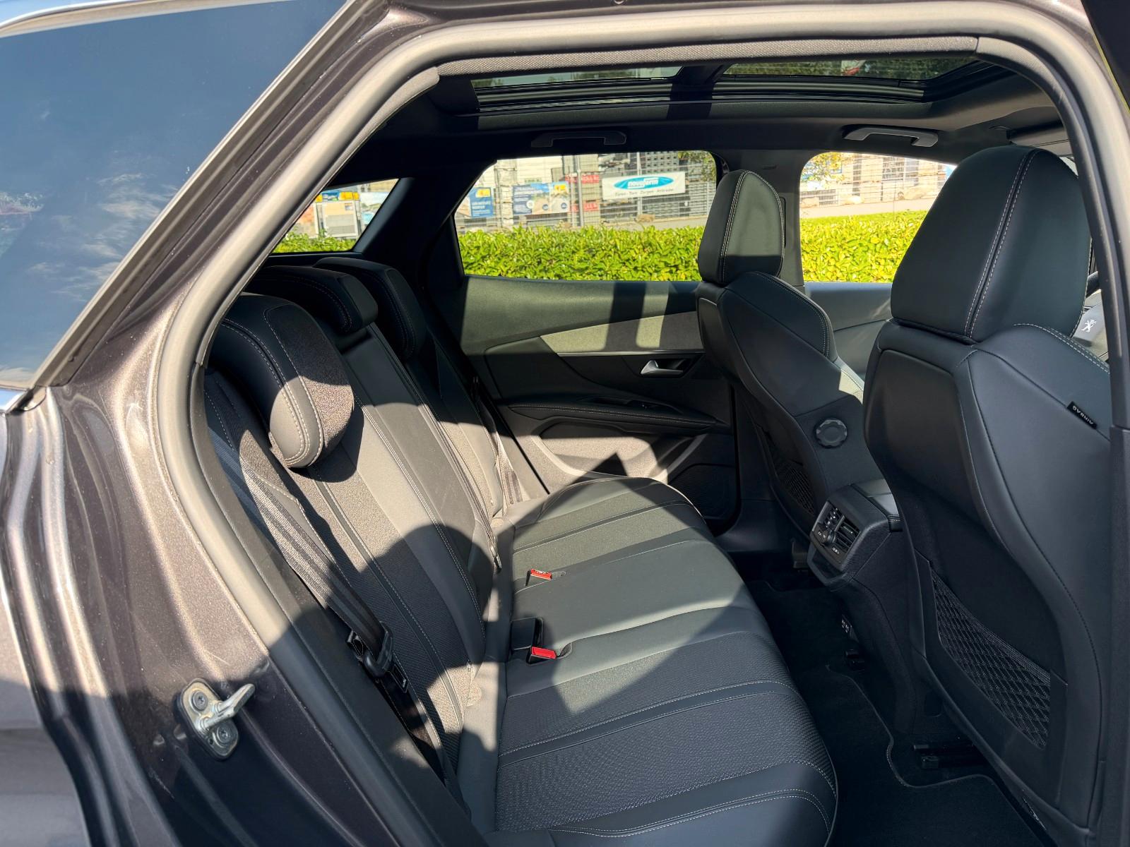 Peugeot 3008 GT Garantie*Pano*1.Hand*180°Keyless*Navi*