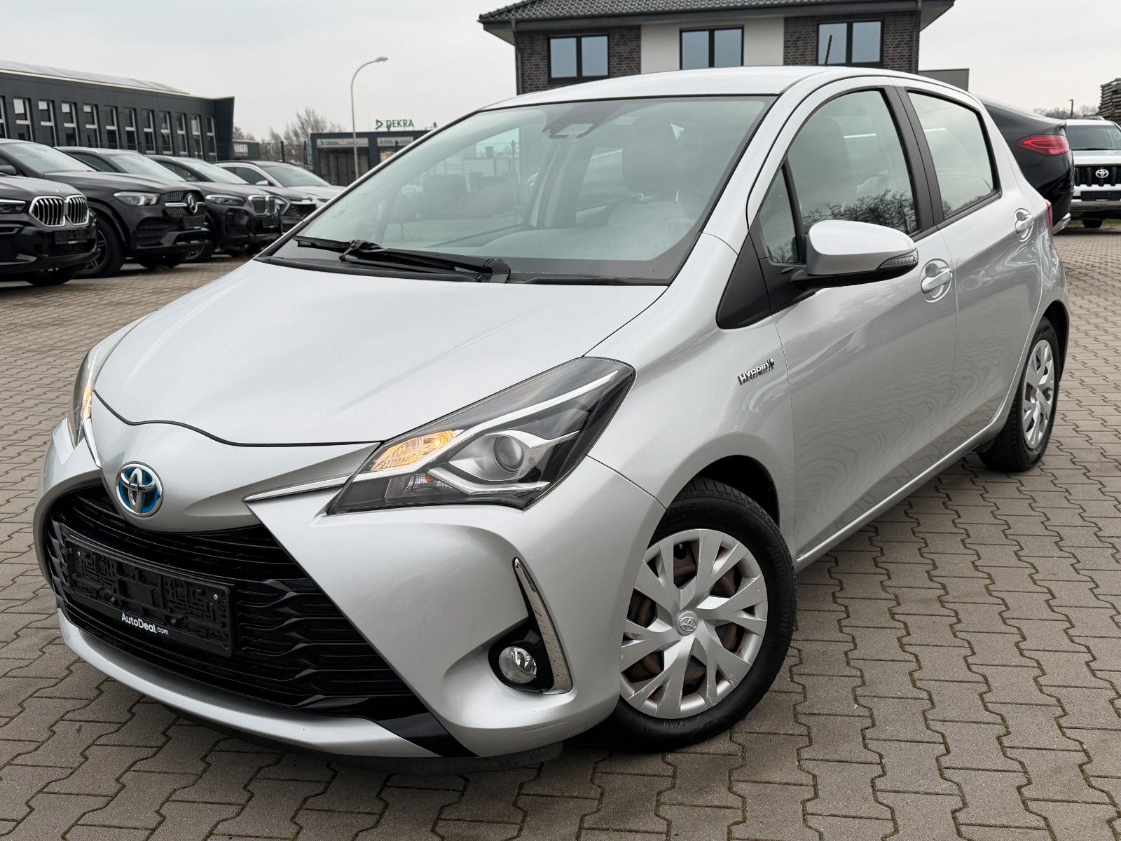 TOYOTA Yaris
