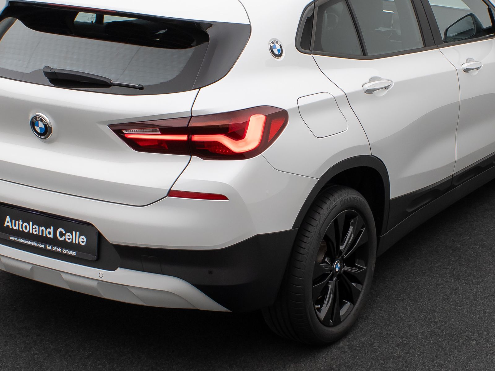 Fahrzeugabbildung BMW X2 sD18i Panorama Kamera DAB HiFi Komfort MSport