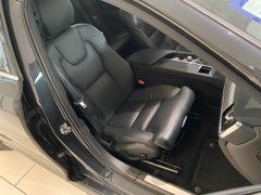 Fahrzeugabbildung Volvo V90 D3 Momentum NAVI/LED/LEDER/SHZ/CAM/PDC