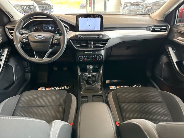 MYAUTOCENTER – Gebraucht- und Jahreswagen mit Werkstattservice in Pfaffenhofen Ford Focus Lim. *Pano*Kamera*AHK*LED*