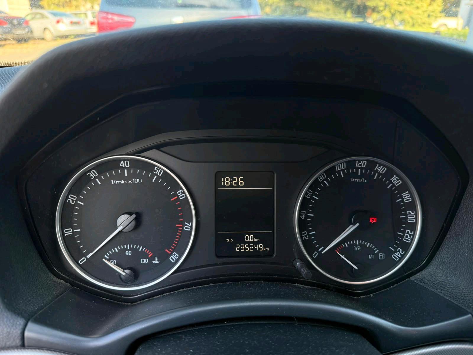 Skoda Octavia 2011 — photo 11