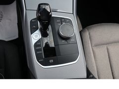 Fahrzeugabbildung BMW 320 Advantage 1hd Navi Tempo Scheckheftgepflegt