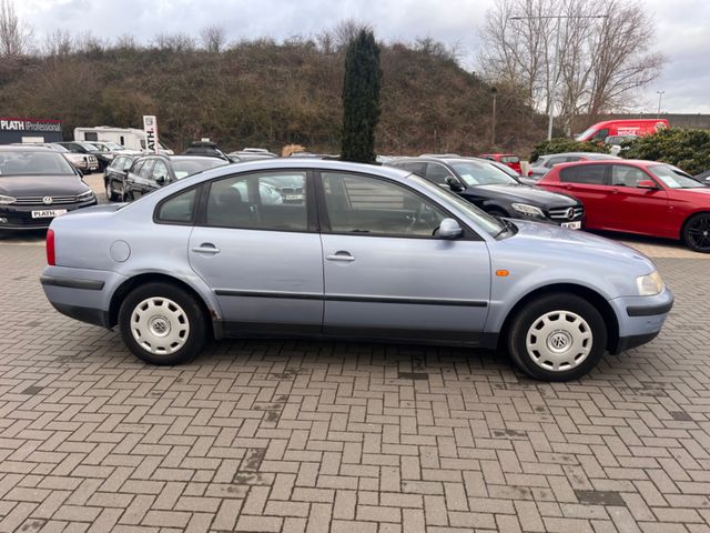 Volkswagen Passat  1.6 Export