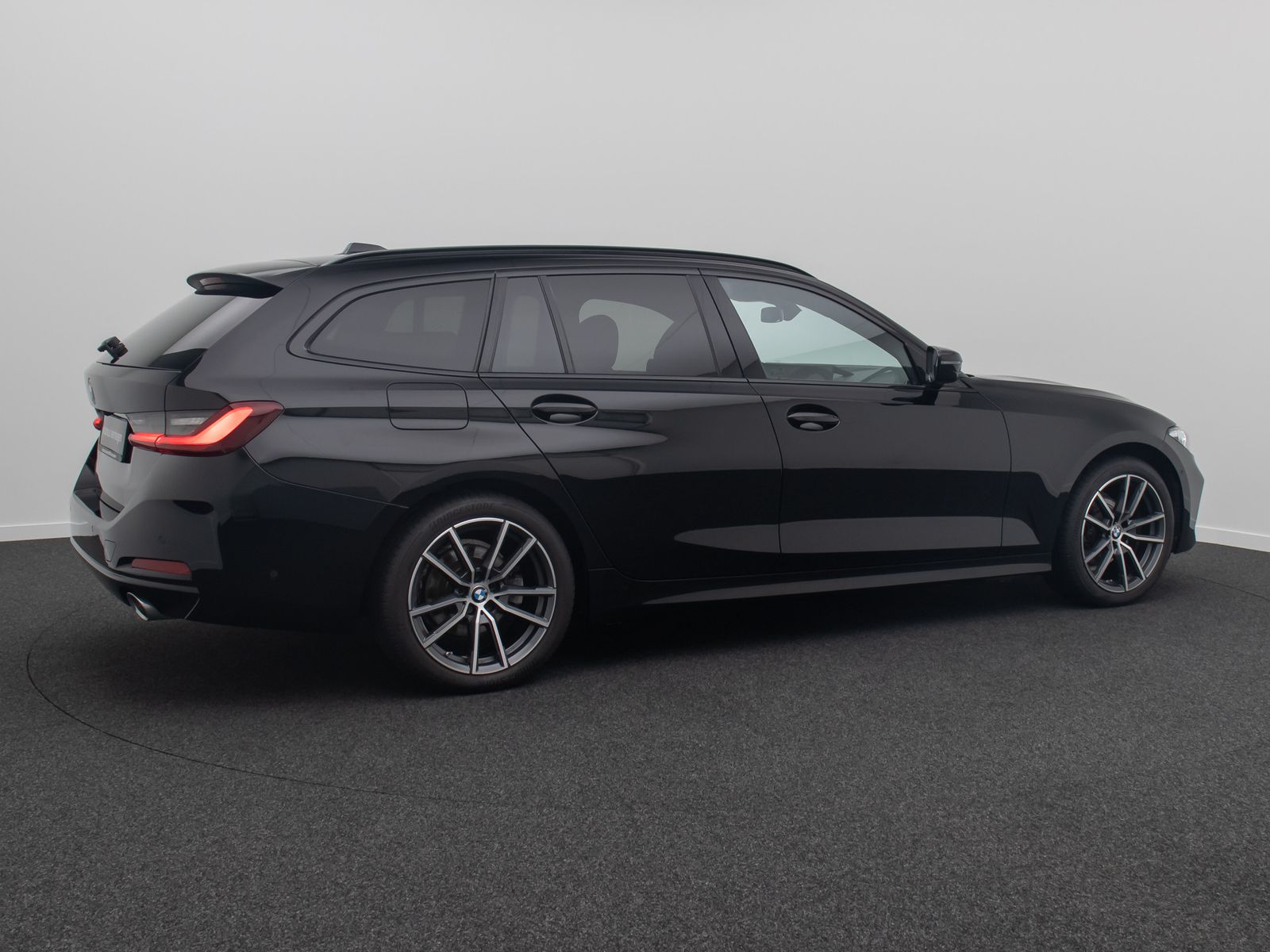 Fahrzeugabbildung BMW 318d Kamera DAB HiFi Leder Sport LED 18Zoll