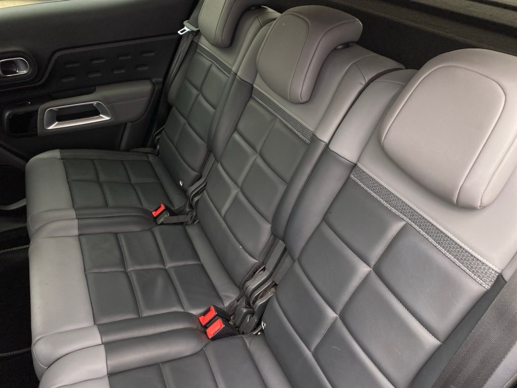 Fahrzeugabbildung Citroën C5 Aircross Hybrid 225 Automatik SHINE PACK