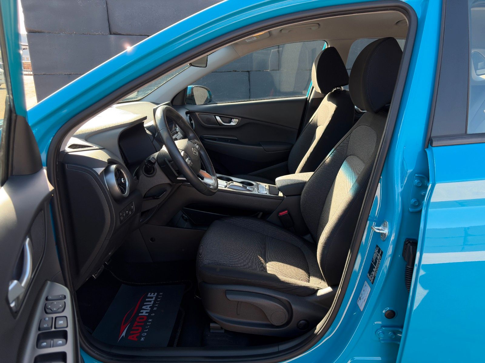 Fahrzeugabbildung Hyundai KONA E Select ACC LHZ SHZ LKAS PDC KAM