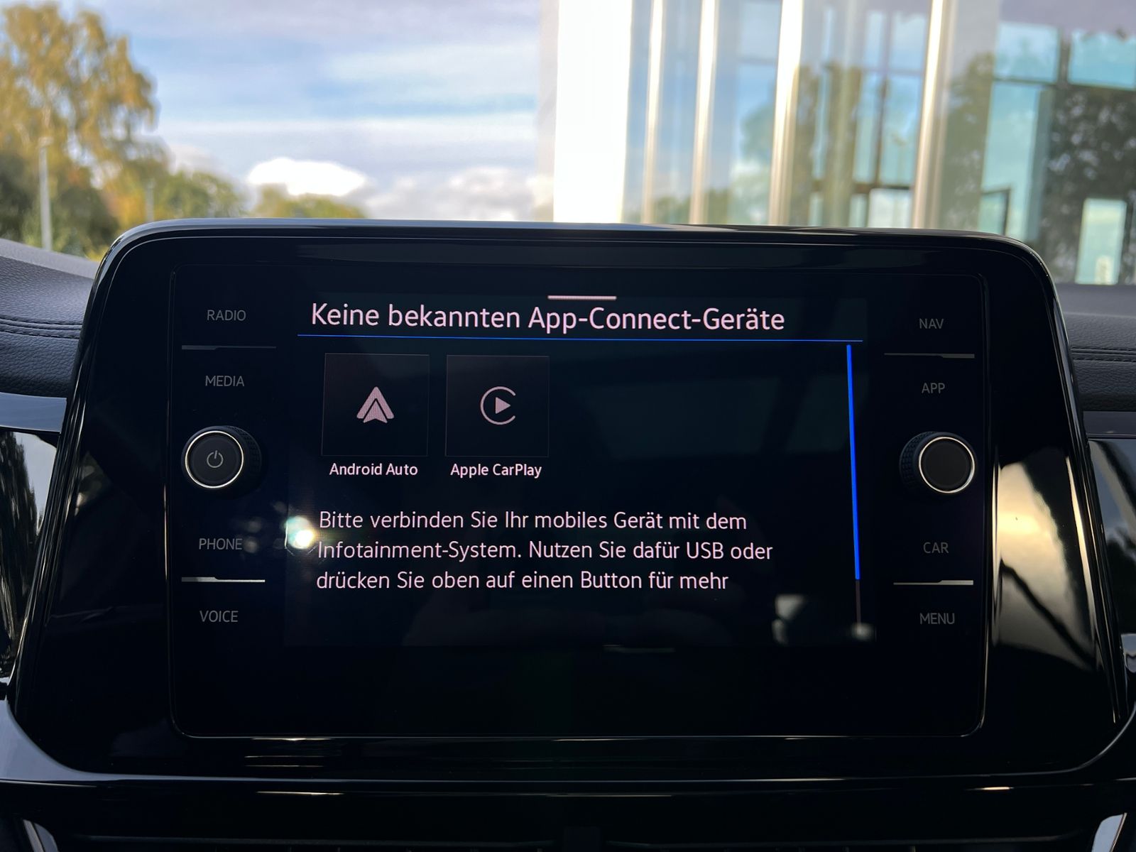 Fahrzeugabbildung Volkswagen T-Roc 1.0 TSI R-Line *AHK, LED-Plus, ACC, Panora
