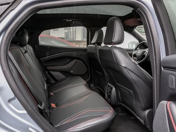 Ford Mustang Mach-E Premium AWD Spezialausführung LED