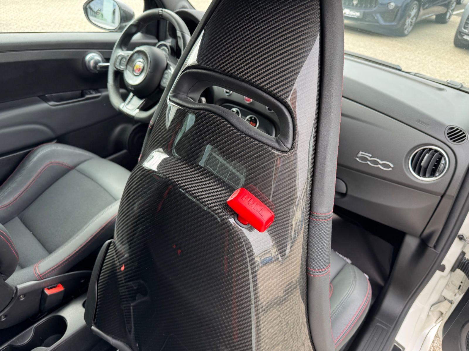 Fahrzeugabbildung Abarth 595 esseesse/CARBON/Akrapovic/MATT/Maxton-Design