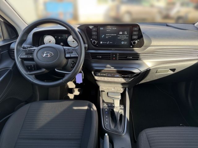 Fahrzeugabbildung Hyundai i20 Essential 1.0 T-GDI +CARPLAY+TEMPOMAT+SHZ+RF