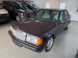 Mercedes-Benz 190 E 2,0  TÜV und H Kennzeichen  - Mercedes-Benz 190 mit Benzin-Antrieb: Limousine, 2.0