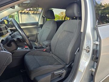 Volkswagen Golf - 6