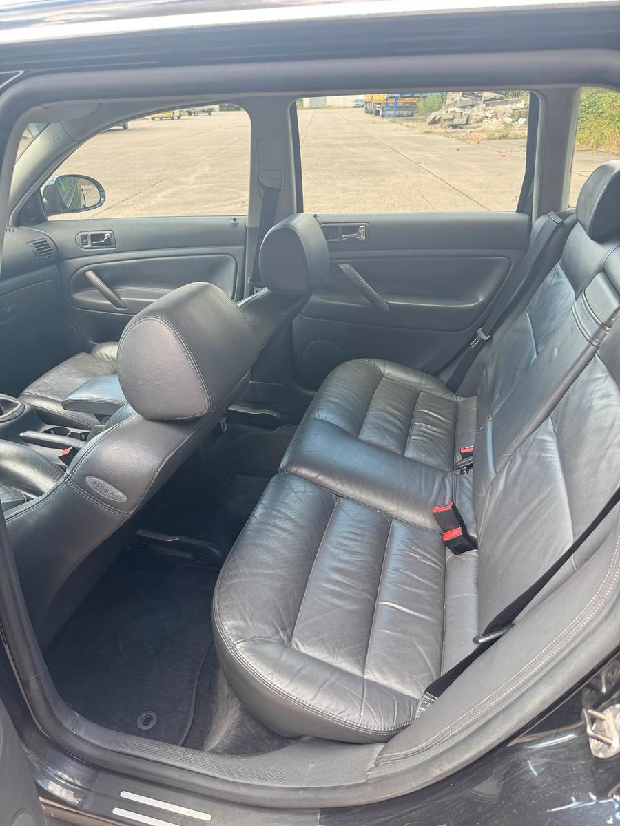 Volkswagen Passat 2004 — photo 12
