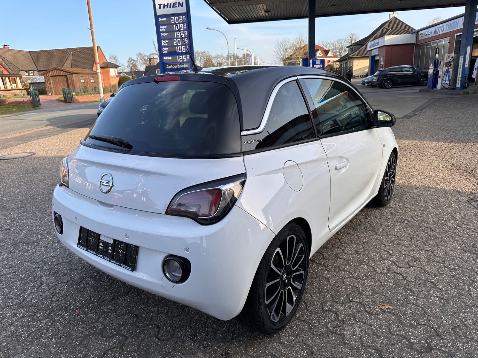 Fahrzeugabbildung Opel Adam Jam 1.4 GJR/GRA/PDC/BT/Sitzhzg/Lenkradhzg