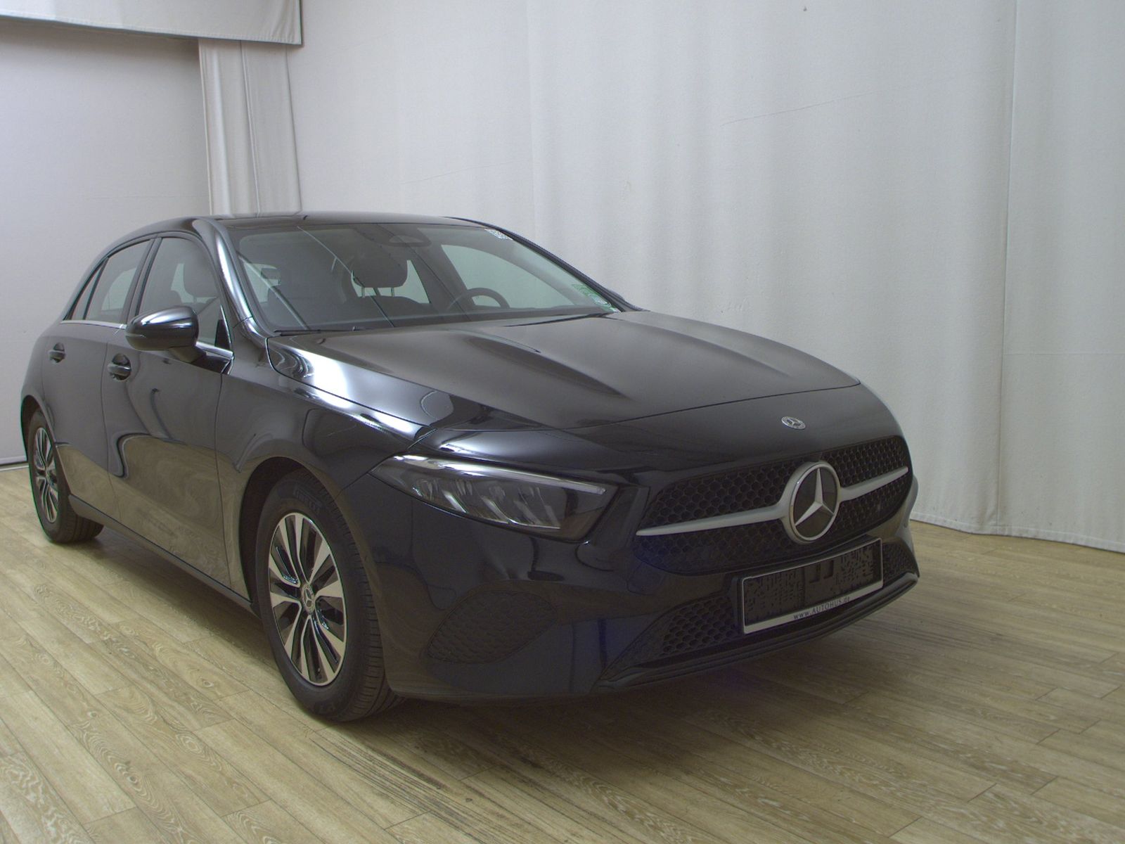 Mercedes-Benz A 200 d Navi LED RFK MBUX PDC Shz foto 3