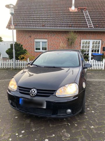 Volkswagen Golf V  1.6 FSI  (TÜV NEU+8 FACH)