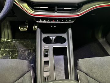 Skoda Elroq 85 Sportline 4mal4 "sofort lieferbar" AHK