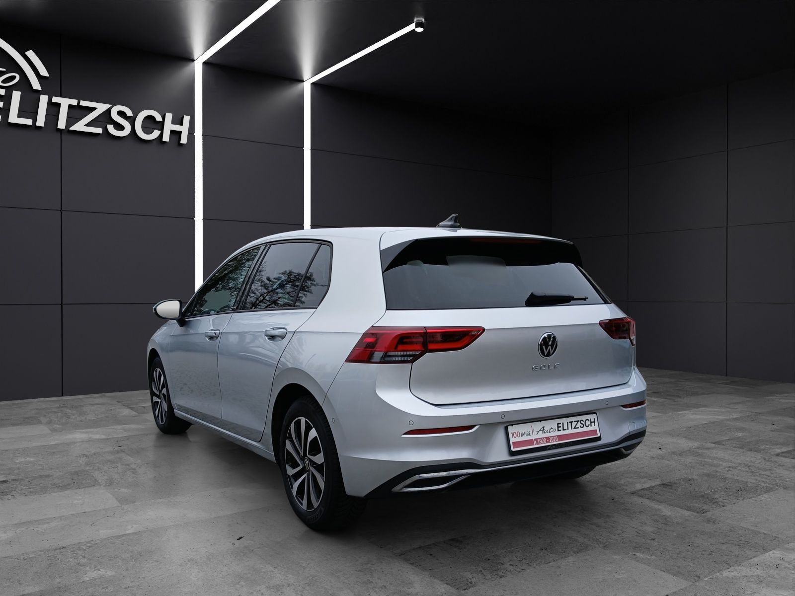 Fahrzeugabbildung Volkswagen Golf VIII TSI Active Standhzg. LEDplus Navi AID