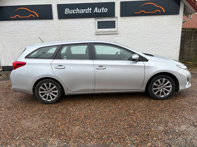 Toyota Auris Touring Sports Executive