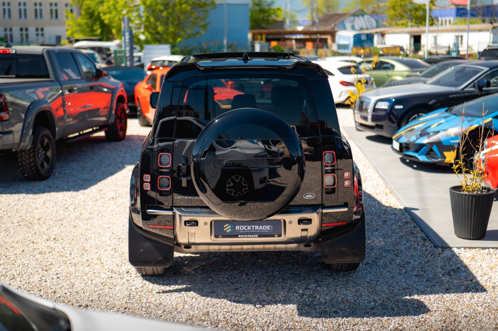 Fahrzeugabbildung Land Rover Defender 110 X-Dynamic Black Style Pack 4x4