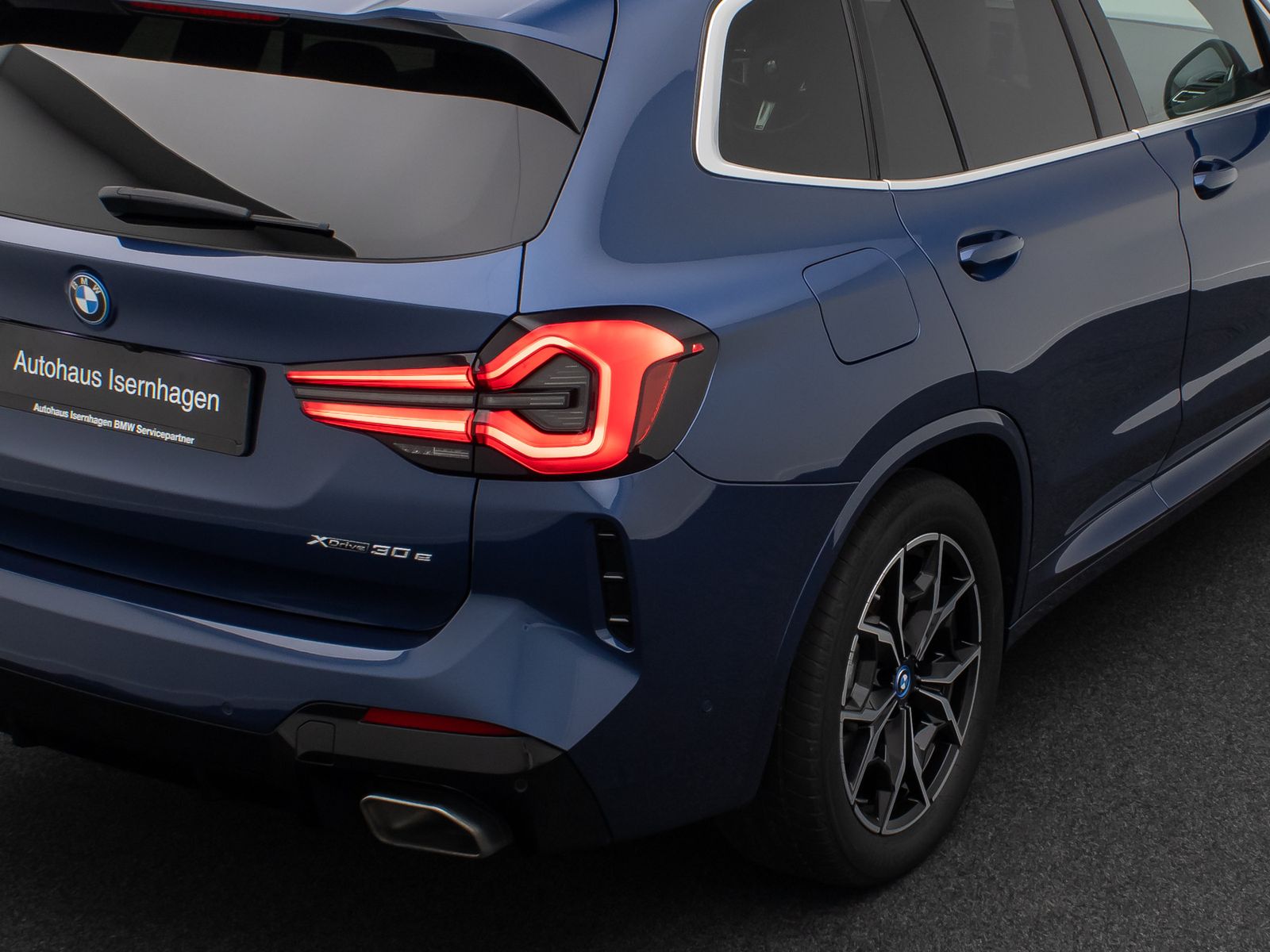 Fahrzeugabbildung BMW X3 xD30e M Sport HiFi 360&deg;HUD DAB Komfort 19Zoll