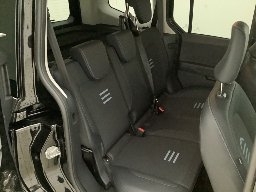 Fahrzeugabbildung Ford Tourneo Courier Active WINTERPAKET, AUTOMATIK