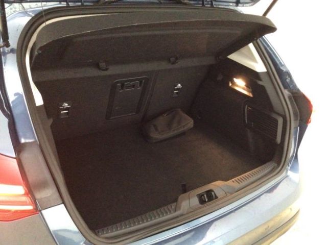 Fahrzeugabbildung Ford Focus Active X 1.0 EcoBoost FAHRERASSISTENZPAKET