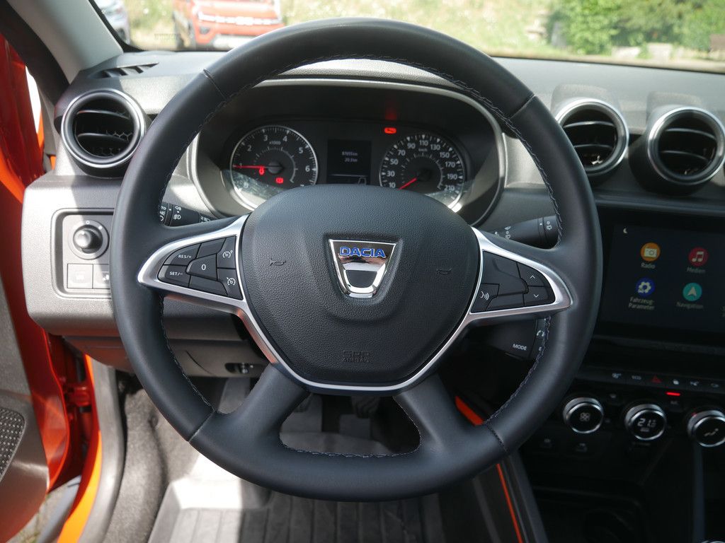 Fahrzeugabbildung Dacia Duster Extreme TCe 100 ECO-G 2WD NAVI LED 360°