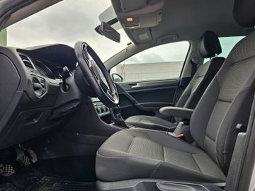 Volkswagen Golf - 5