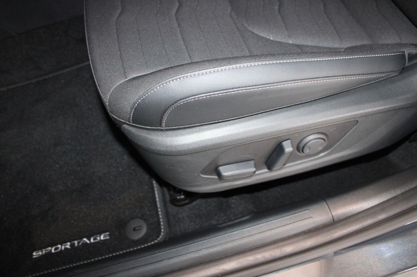 Fahrzeugabbildung Kia Sportage 1.6 T-GDI DCT Vision KOMFORT PAKET