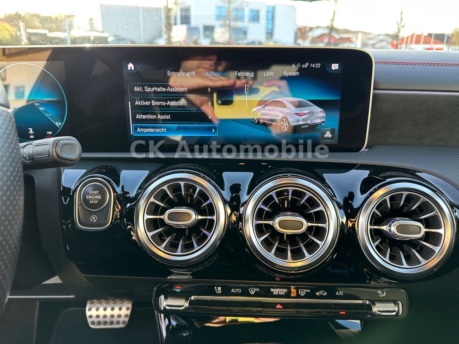 Fahrzeugabbildung Mercedes-Benz CLA 200 AMG-Line/Night-Paket/Navi/LED/AHK