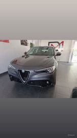 Alfa-Romeo Stelvio - 5