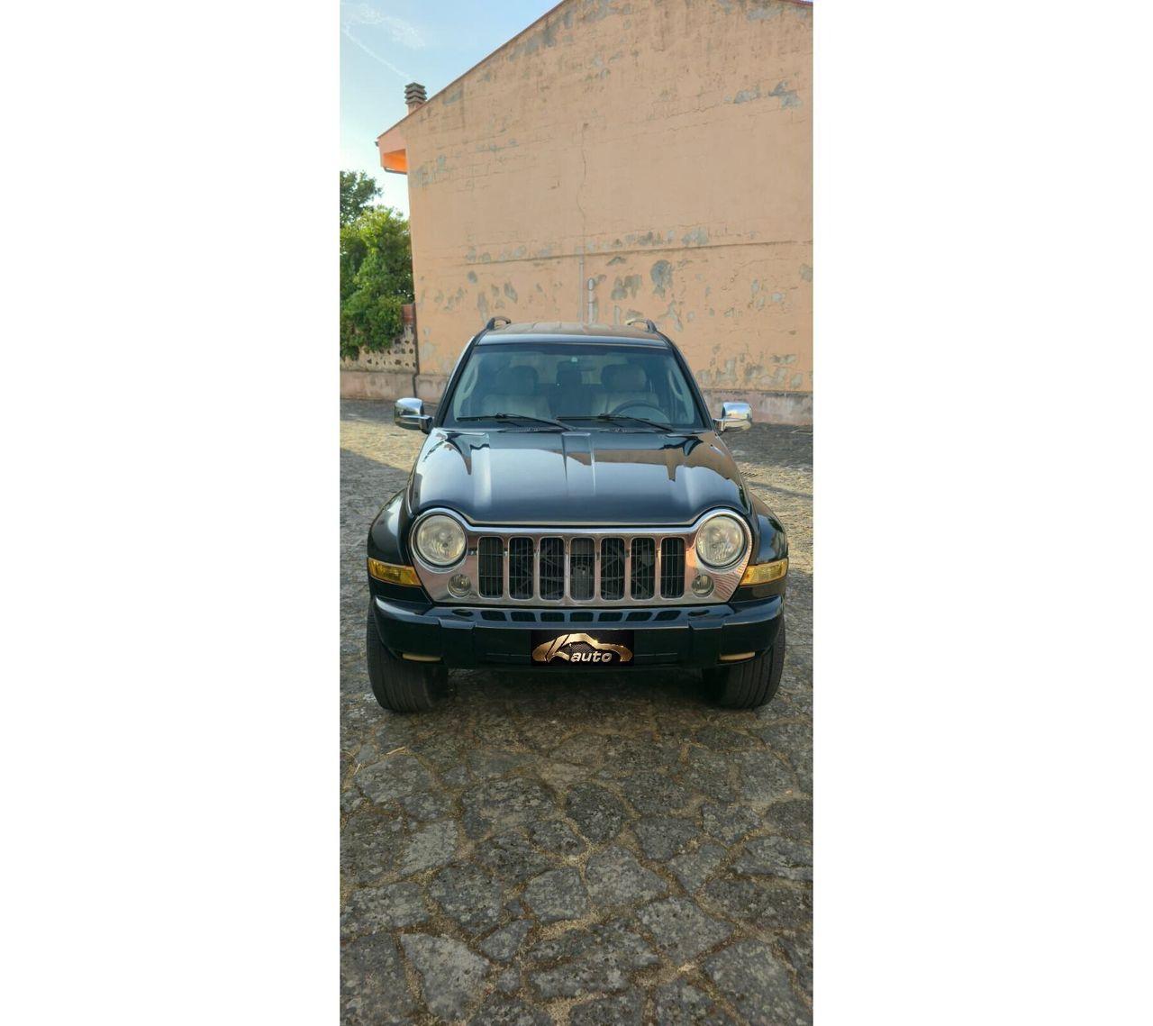 Jeep Cherokee 2005 — photo 9