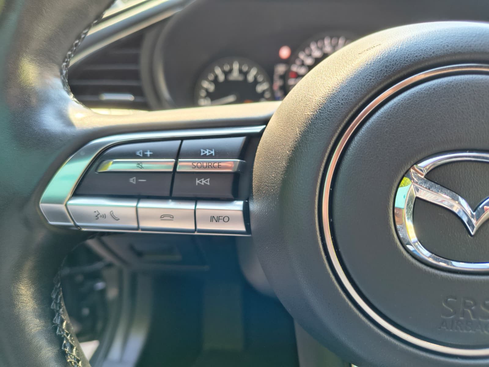 Fahrzeugabbildung Mazda 3 2.0 Auto. Selection LED+NAVI+SHZ+KAM+ACC+BOSE+