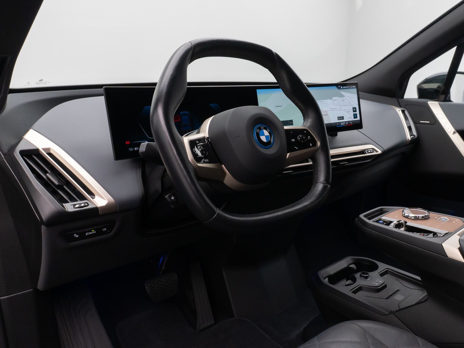 Fahrzeugabbildung BMW iX xD40  Sport 360° Laser HUD DAB H/K AHK 22Zoll