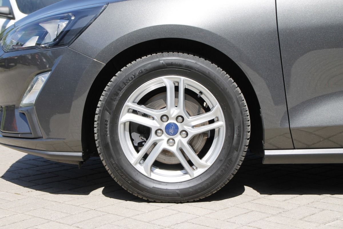 Fahrzeugabbildung Ford Focus Turnier SZH, PDC, TOP Zustand