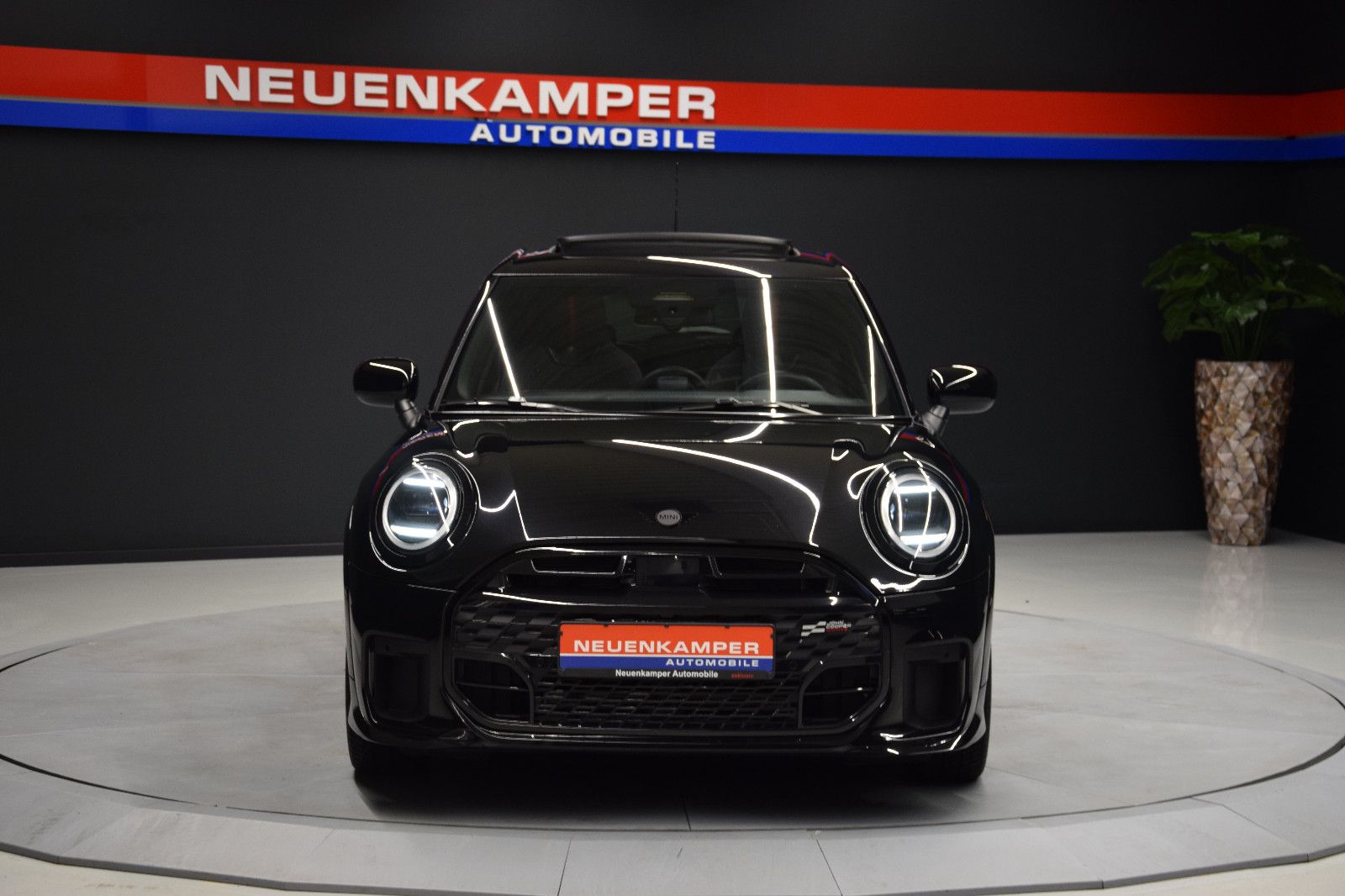 Fahrzeugabbildung MINI Cooper C John 5-Trg. Cooper Works Trim HuD Pano